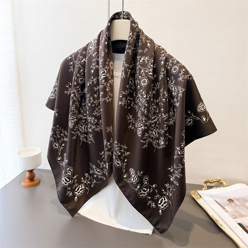 Sciarpa quadrata vintage di lu - Ascot Neck Scarf recensione e prezzo